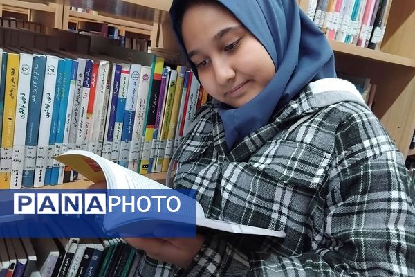  بازدید مدرسه نرگس پردیس از کتابخانه شیخ بهایی