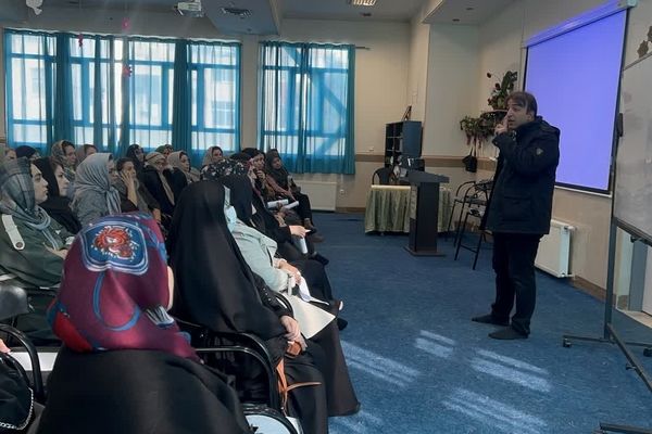 والدین باید شنونده‌ای فعال باشند 