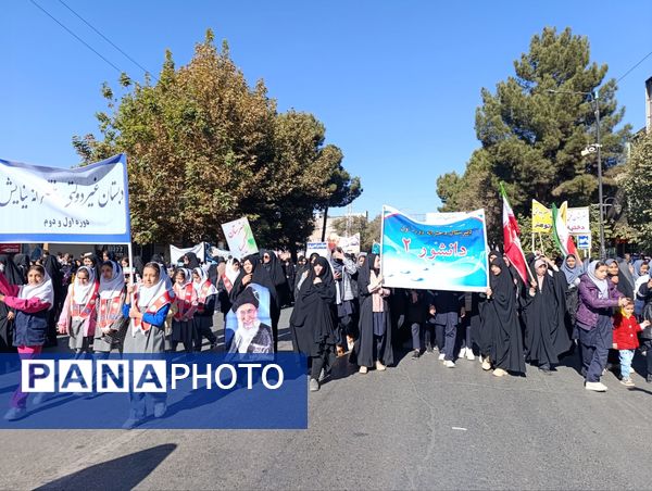 راهپیمایی ۱۳ آبان و روز دانش آموز در نیشابور 