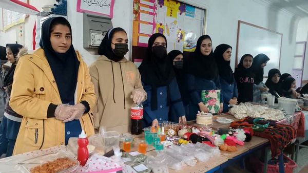 برپایی بازارچه کسب و کار دانش‌آموزی مدرسه الزهرا مارگون