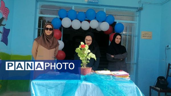 جشن شکوفه های کلاس اولی در دبستان شهید سید خلیل رضوی شهر بارنیشابور