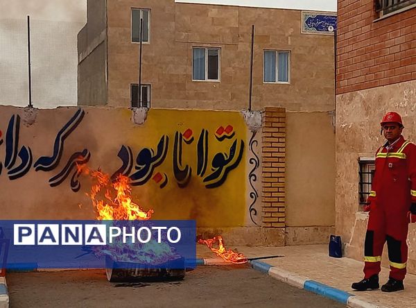 مانور زلزله در مدرسه امیرالمومنین شهرستان ملارد