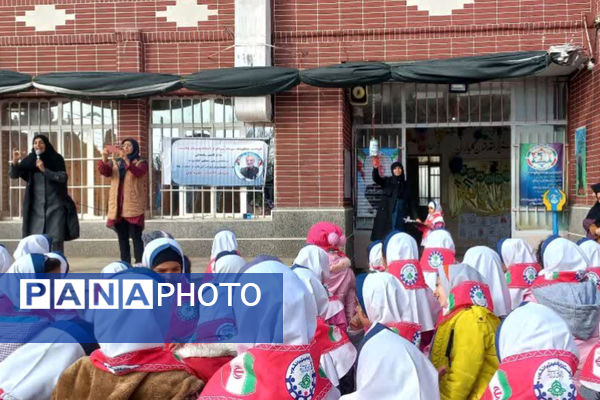 یادواره شهید حاج قاسم سلیمانی در مدرسه ۲۲بهمن دوره اول شهرستان آباده