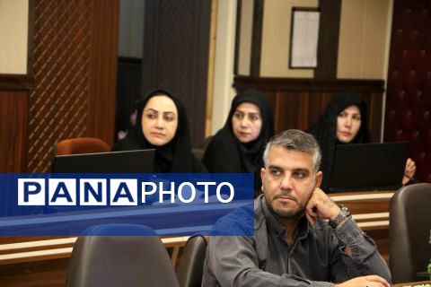 برگزاری جلسه توانمندسازی مدیران و معاونان آموزشی قطب یک و شش مدارس ابتدایی ناحیه یک شهرری