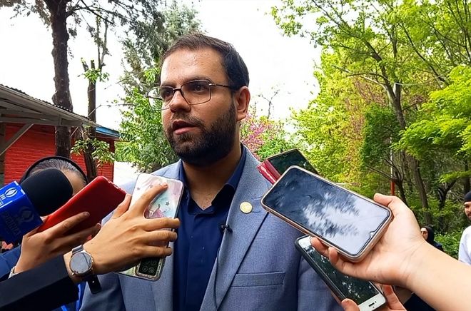دانش‌آموزان باید خبرنگاری را راهی برای گره‌گشایی و حل مسائل کشور بدانند