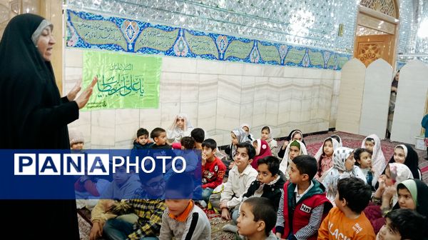 اجرای برنامه شاد برای کودکان در شهرستان کاشمر 