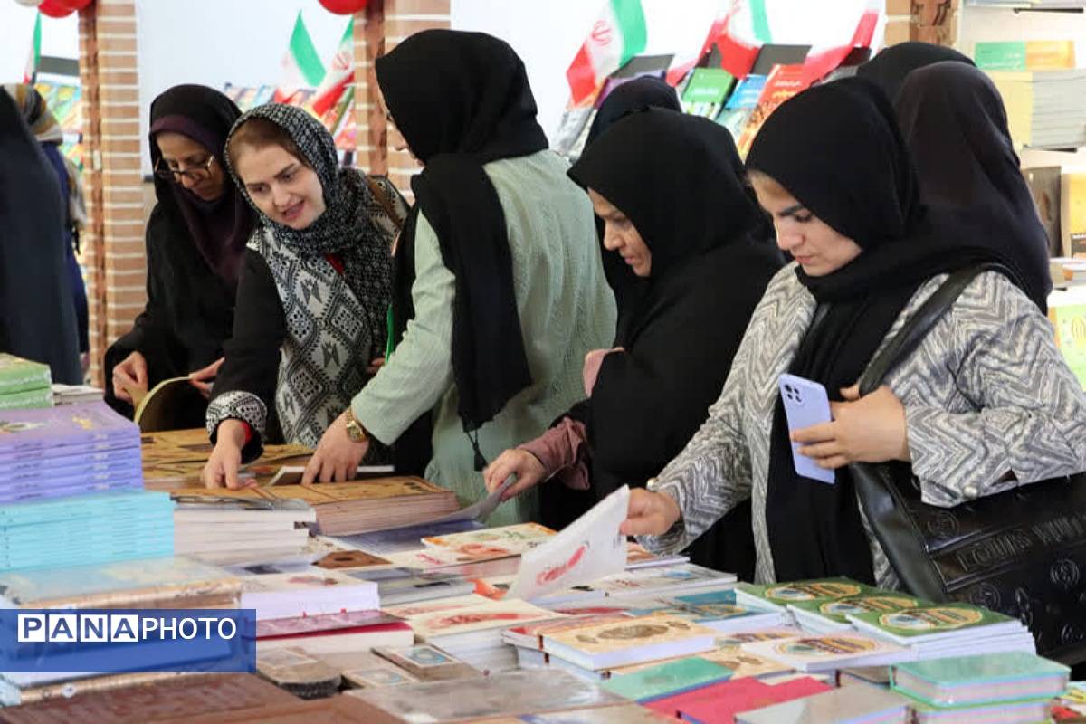 برگزاری نمایشگاه کتاب، در نمایشگاه دائمی شهرستان قرچک