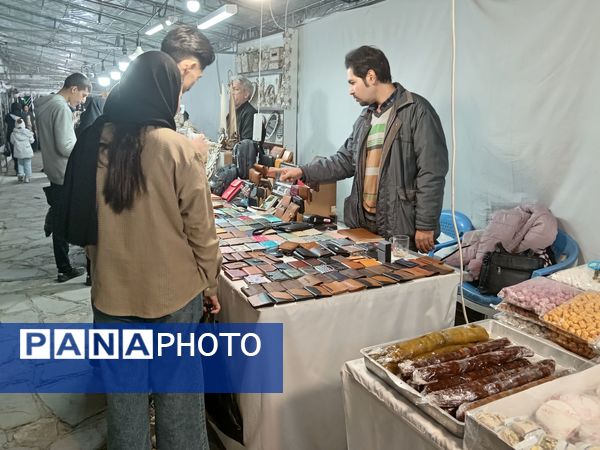 نمایشگاه صنایع دستی در محله طلاب مشهد