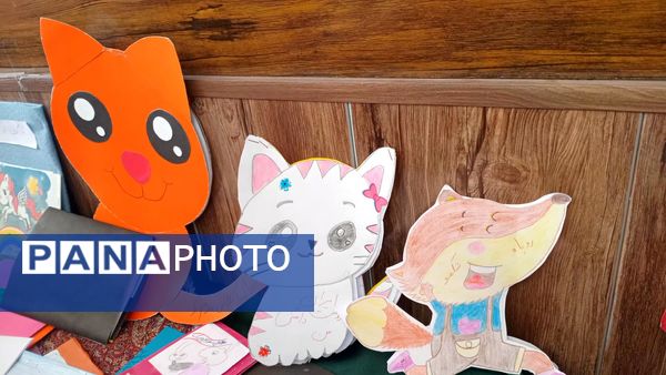 برپایی نمایشگاه کتاب‌های تألیفی و تصویرگری‌شده دانش‌آموزان در دبستان لطیفه