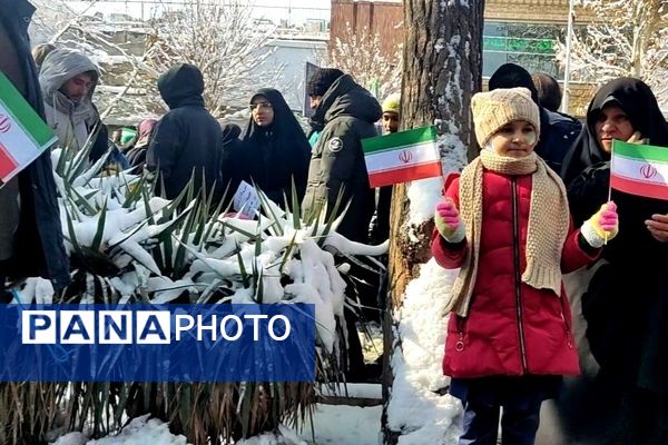 راهپیمایی پرشور ۲۲ بهمن ماه در شهرستان نیشابور