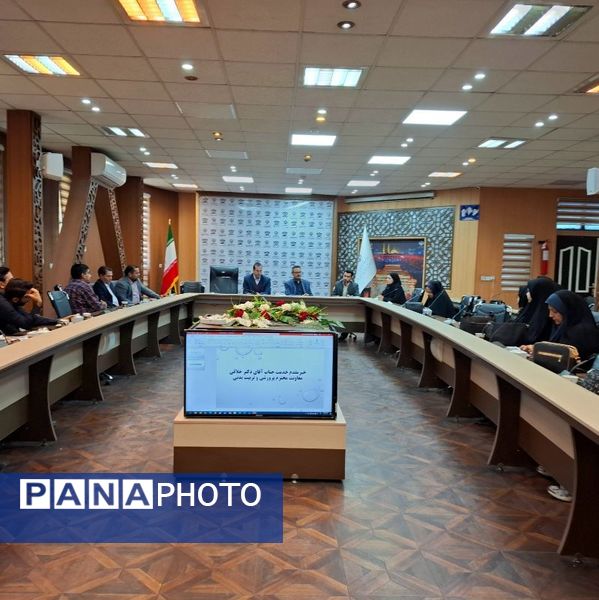 آموزش و تبیین اصول مهارت در ارتقای خودکارآمدی و تاب‌آوری دانش‌آموزان ناحیه دو