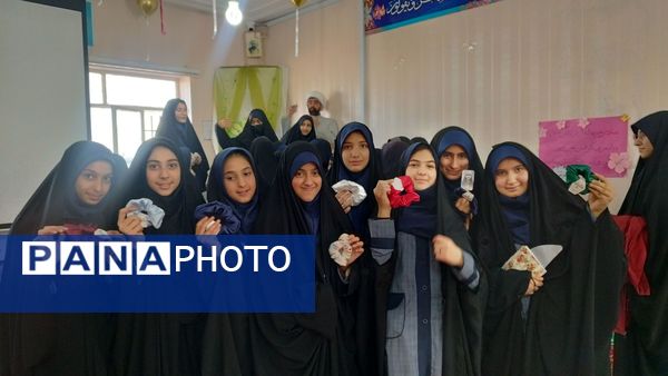  تقدیر از فعالین حجاب و عفاف در دبیرستان شاهد تکتم