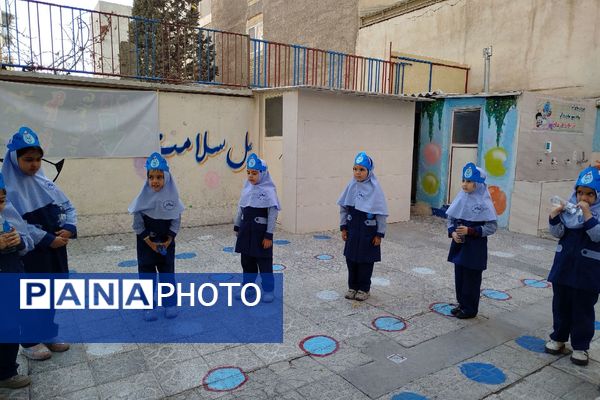 جشن آب در مدرسه سحر 