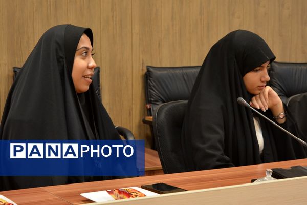 تقدیر از برگزیدگان لیگ جت در سالن فرهنگ بهارستان‌دو