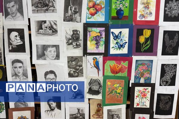 آیین افتتاحیه نمایشگاه هنری «ماها» در هنرستان شهید تاجیک بهارستان‌دو