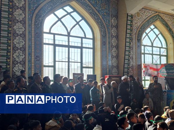 تشییع پیکر شهید گمنام به دست دانش آموزان و مردم روستای جابوز