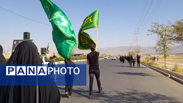 حرکت عشاق اهل بیت از موکب علی اصغری فدافن درآغازین لحظات اربعین حسینی