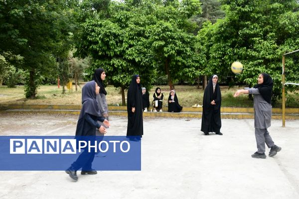 پیش‌اردوی ملی تشکیلات پیشتازان دختر در مازندران 