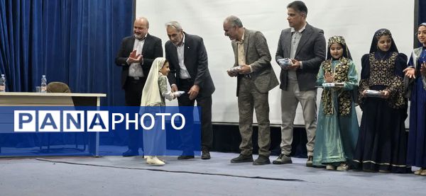 برگزاری دومین دوره مسابقات شعرخوانی دانشآموزی در بافق