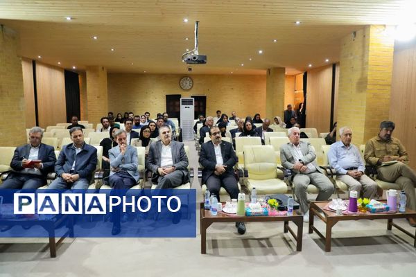 مراسم بزرگداشت ایرج افشار در دانشگاه امام‌جواد(ع) یزد