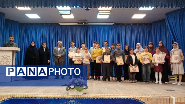 تقدیر از دانش‌آموزان فعال محمدشهری در زمینه‌های فرهنگی و هنری