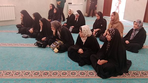 دورهمی دانش آموزان دبیرستان نرجس خاتون(س) روستای ورجان