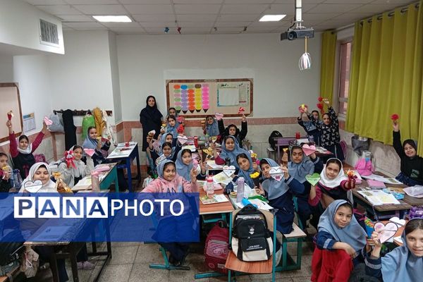 مدارس شهرستان قدس زیر چادر بانوی دو عالم در جشن ولادت حضرت زهرا(س)