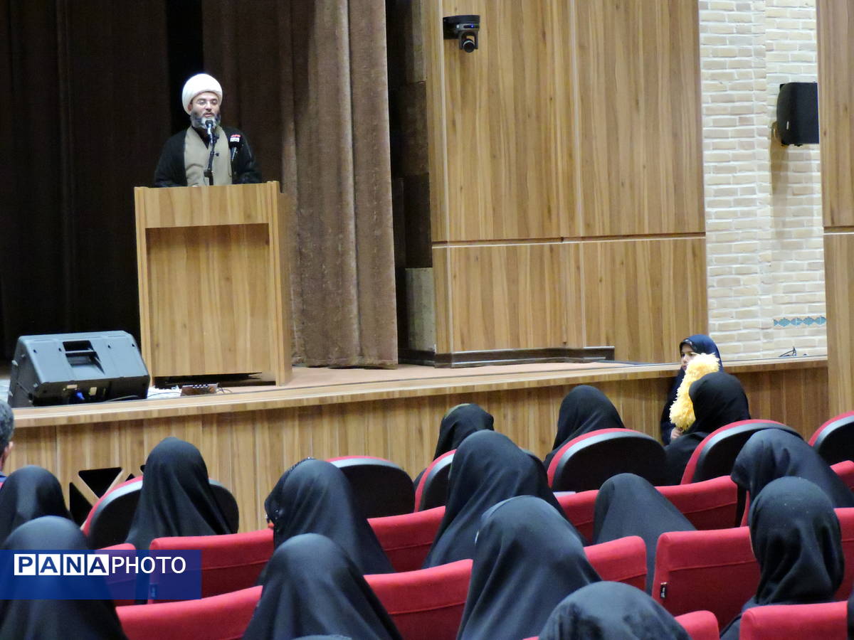 دیدار حجت‌الاسلام قمی با جمعی از دانش‌آموزان و نوجوانان استان یزد