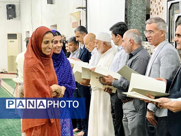 مراسم تجلیل از فرهنگیان بندر گروگ سیریک