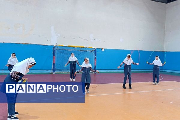 مسابقه ورزشی «مادر دختری » طرح شهید خرازی در قرچک