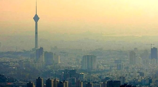 هوای پایتخت در وضعیت قرمز؛ قانون هوای پاک همچنان زمین‌گیر است