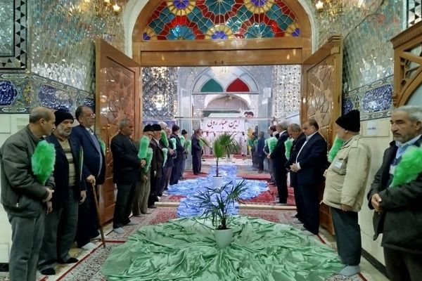 آیین غبارروبی ضریح مطهر امامزاده حمزه بن موسی کاظم (ع)