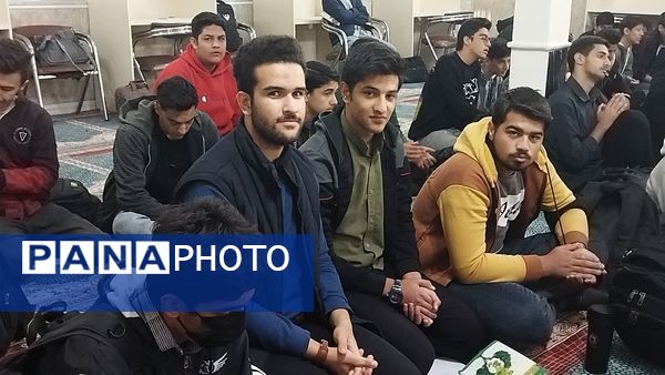 جشن میلاد حضرت زینب (س) و قرائت زیارت عاشورا در دبیرستان شاهد ابوذر غفاری نیشابور 