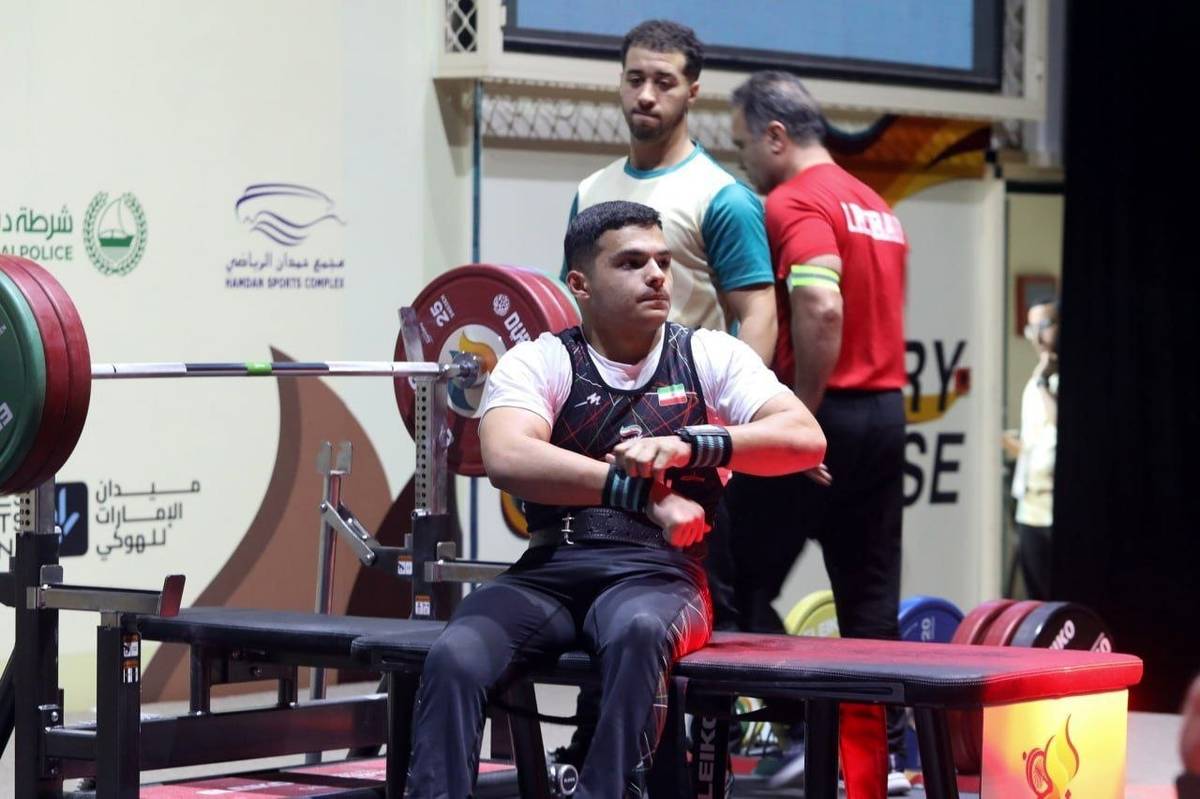 استخراج نشان نقره دیگر از تخته پاراوزنه برداری/حسین پور نایب قهرمان دسته 80 کیلوگرم