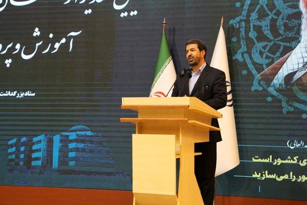 همه موفقیت‌هایمان را مدیون معلمان هستیم