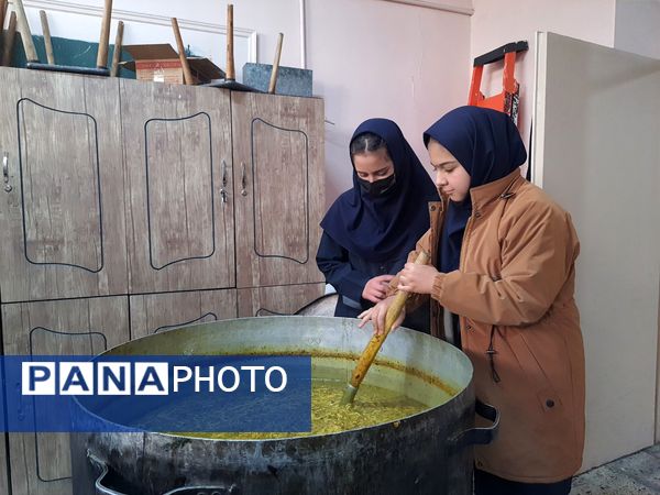 روز شاد و خاطره‌انگیز دانش‌آموزان در دبیرستان شاهد تکتم