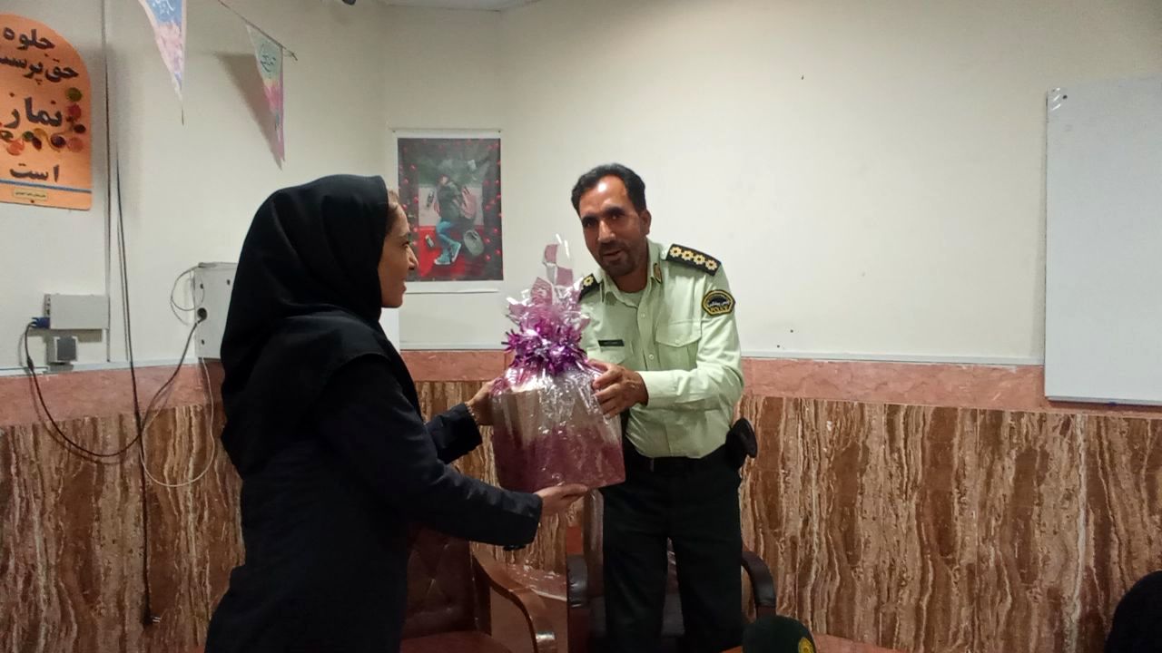 جلسه اولیا و مربیان در دبیرستان گلشن آزادی