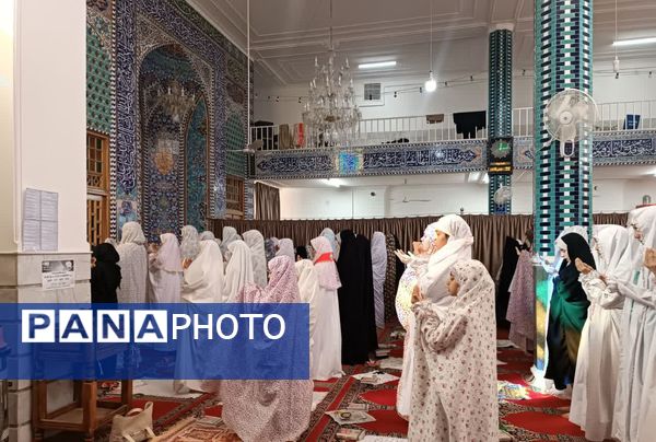 جماعت در اعتکاف دانش‌آموزی، طعم شیرین بندگی