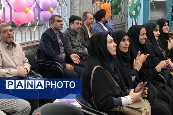 برگزاری جشن عاطفه‌ها در دبستان شاهد ام‌البنین (س) ناحیه دو شهرری 