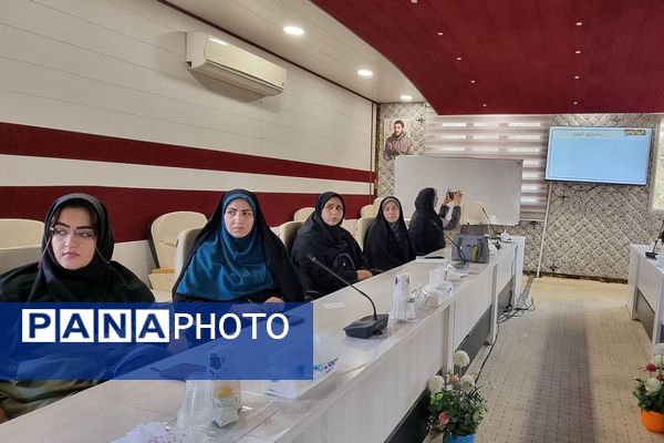 کارگاه "تربیت کنشگر جوانی جمعیت" ویژه رابطین امور بانوان مدارس منطقه کهریزک 