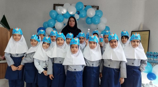 طراوت واژه «آب» در دفتر مشق کلاس اولی‌ها