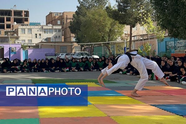 از حرکات رزمی دانش‌آموزان تا طناب‌کشی معلمان، المپیاد ورزشی مدرسه حکمت بهارستان‌دو