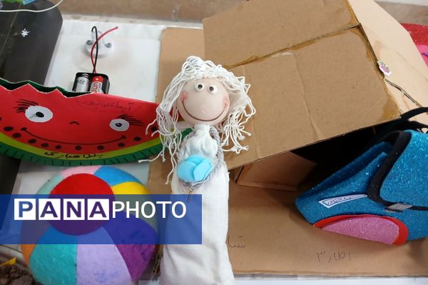 برپایی نمایشگاه هفته پژوهش در مدارس رباط‌کریم