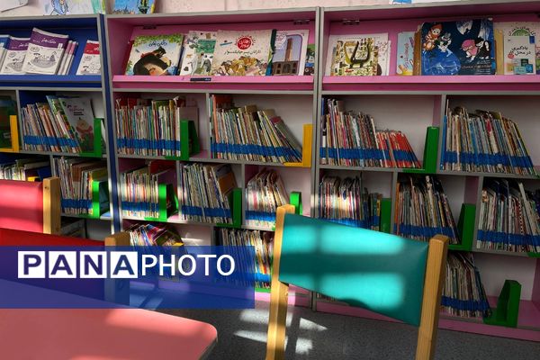 دانش‌آموزان دبیرستان نگین‌دانش ورامین میهمان کتابخانه رازی شدند