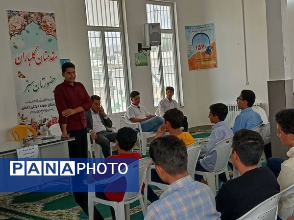 حضور جمعی از اعضای دبیرستان نمونه آیت‌الله خامنه‌ای در مدرسه نمونه دانش