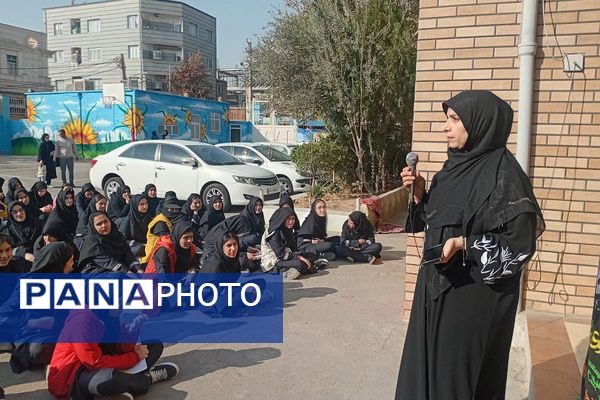 برپایی ایستگاه صلواتی و شهادت حضرت زهرا در مدرسه شهید زهره‌وند قرچک 