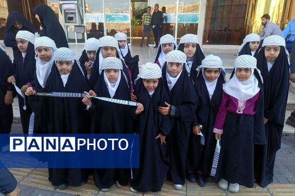 راهپیمایی روز دانش‌آموز در شهرستان بم