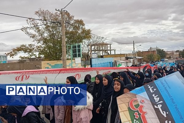 دانش‌آموزان شهر گرماب در راهپیمایی 13 آبان