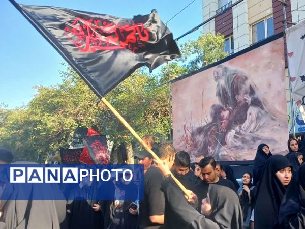 اجتماع عظیم عاشقان حسینی در مراسم خیمه سوزان