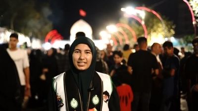 نوجوان پیشتاز در خیابان اربعین شعری سرود